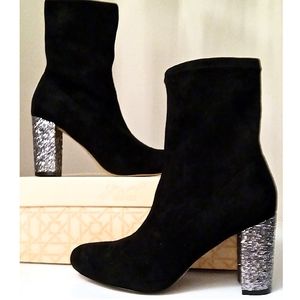 New Badgley Mischka Jewel Boots Size 6.5